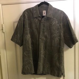 Mens size medium Jamaica Jaxx 100% silk Hawaiian shirt